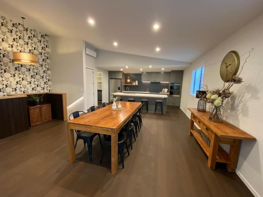 Luxury Escape In Cbd - Walking Distance To Town Βίλα Ταουράνγκα Εξωτερικό φωτογραφία