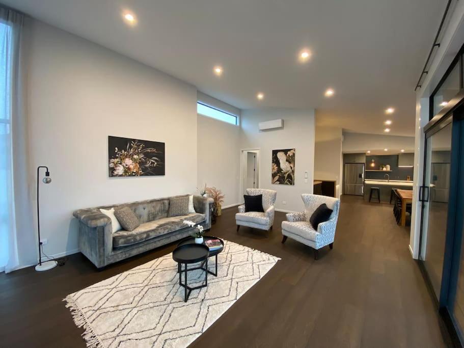 Luxury Escape In Cbd - Walking Distance To Town Βίλα Ταουράνγκα Εξωτερικό φωτογραφία