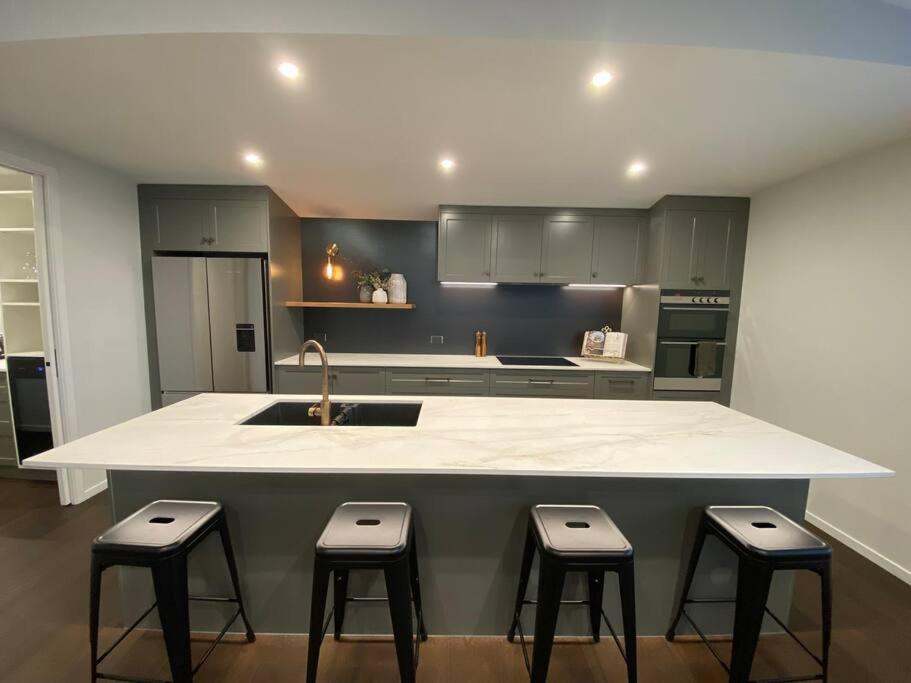 Luxury Escape In Cbd - Walking Distance To Town Βίλα Ταουράνγκα Εξωτερικό φωτογραφία